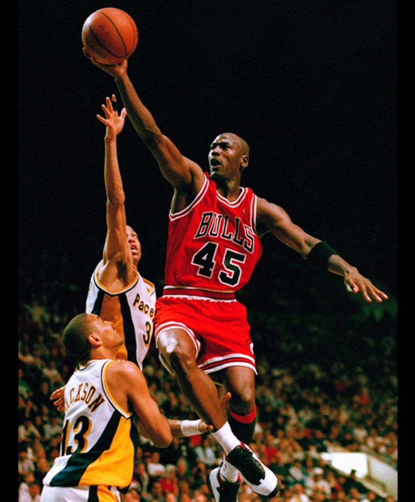 michael jordan (best basketball player in world)